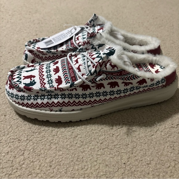 Hey Dude Wally Holiday Cheers Men’s 9 Loafers Slip On Shoes Christmas 41973-119 - Picture 1 of 9